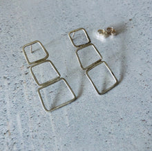 Load image into Gallery viewer, Pebble Stack Drop Earrings